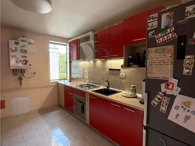 Telegrafului parter bloc nou 3 camere centrala proprie rulou
