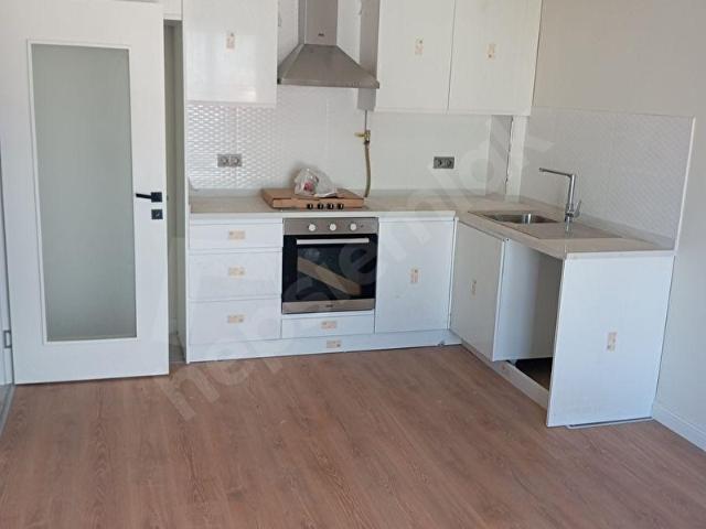 TELLİOĞLU NDA DİKİLİTAŞ ÇARŞIDA SIFIR OTOPARKLI 2+1 DAİRE