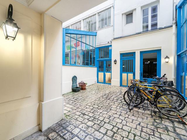Tepe 1 room in Saint Ambroise, Paris Amsterdam Apartments for Rent