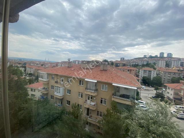Tepebaşı Mahallesinde Sanatoryum Cad.yakını Katta Bağımsız
