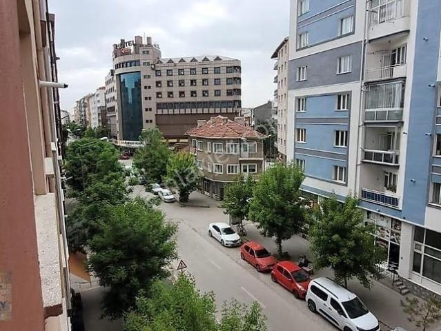 Tepebaşı Yeni Mahallesi'nde Kiralık 2+1 Merkezi Daire