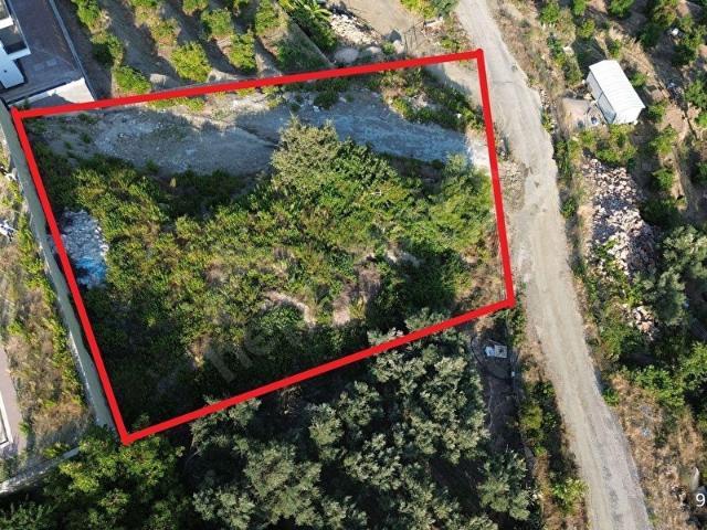 TEPE'DE SATLIK 1320 M2 DENİZ VE KALE MANZARALI VİLLA İMARLI ARSA