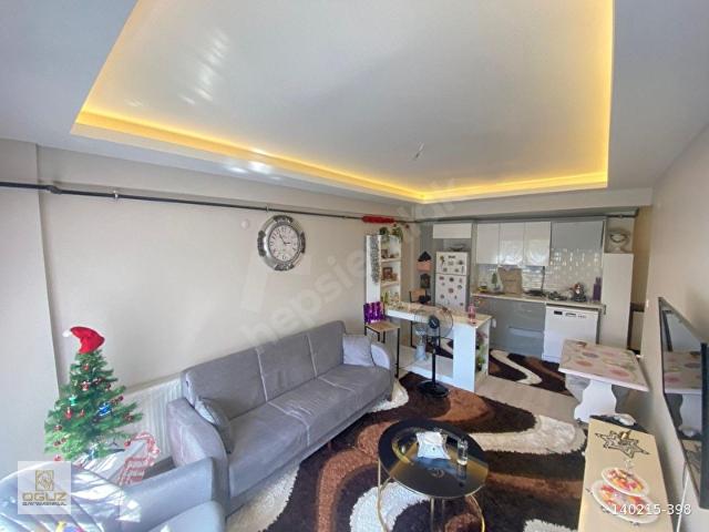TEPEKÖY ÇARŞI İÇİNDE İZBAN DİBİ SATILIK FULL EŞYALI 1+1 DAİRE