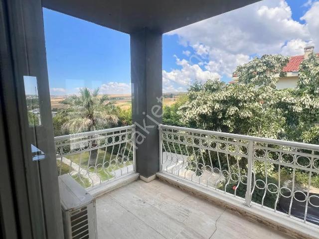 Tepekent Sitesinde Satılık Müstakil Havuzlu Villa