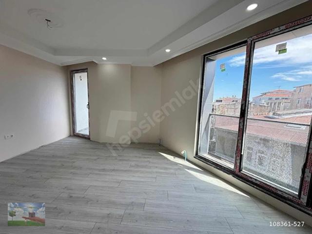 TEPEÜSTÜNDE 2+1 SIFIR 85M2 ARAKAT ÖN CEPHE EBEVEYN BANYOLU DAİRE