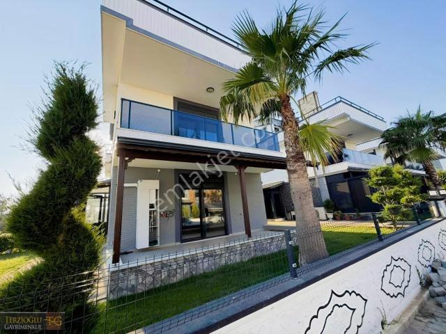 Terzioğlu'ndan Güre De Havuzlu Sitede 3+1 Doğalgazlı Lüks Villa