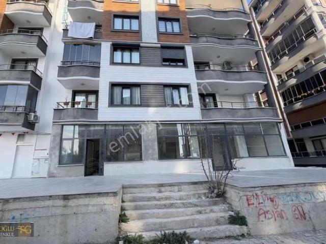 Terzioğlu'ndan Kadıköyde 146 Metre Kare Satılık Dükkan