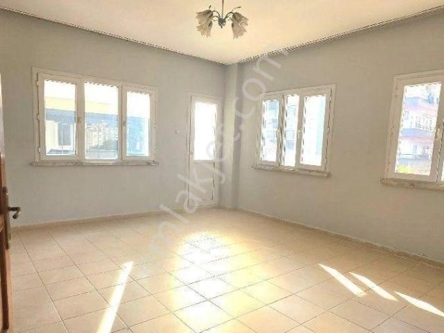 Teras Gayrimenkul'den Ergenekon Mahallesinde Anayol Üzerindedir Kiralık Dairemiz