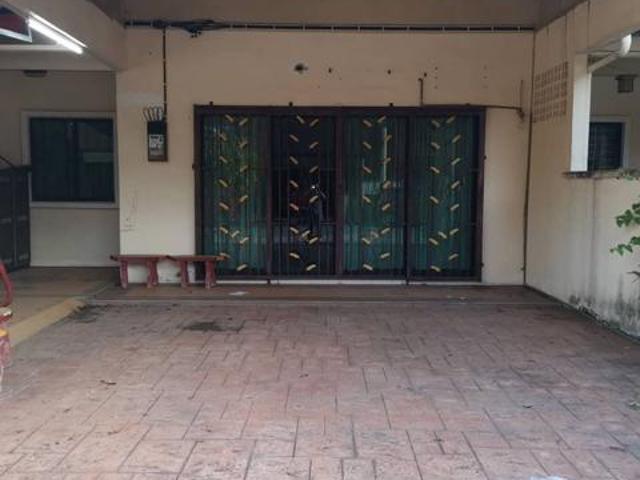 Teres 15 tingkat Bandar Putra Tg Lumpur Kuantan