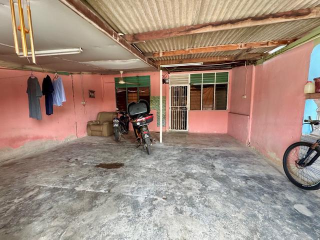 Teres 1 Tingkat Taman Tangga Batu Tanjung Kling Melaka