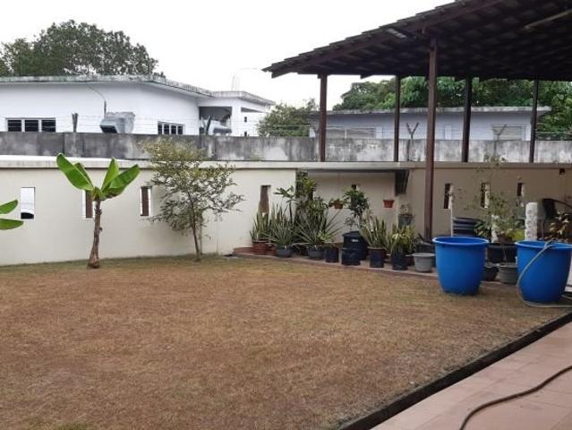 Teres 2 tingkat Corner Lot Seksyen 33 Shah Alam. Renovated