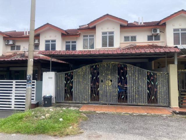 Teres 2 Tingkat Bandar Tasik Kesuma Beranang Semenyih Selangor