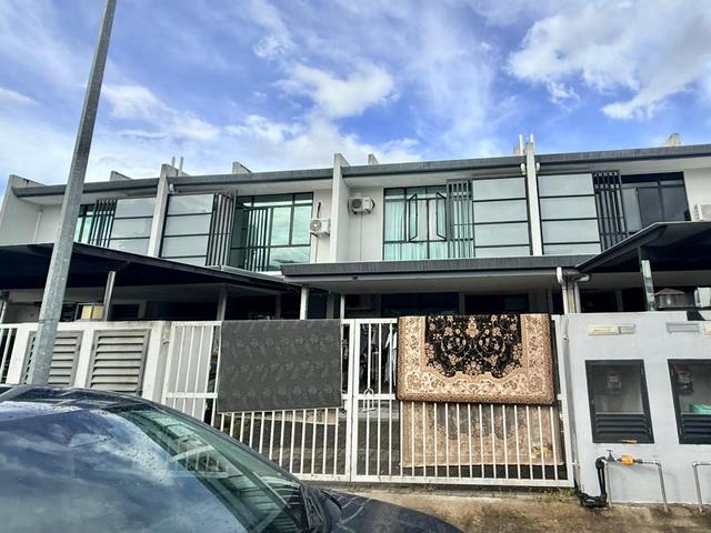 Teres 2 Tingkat Guarded Renovated Citrine Seri Alam