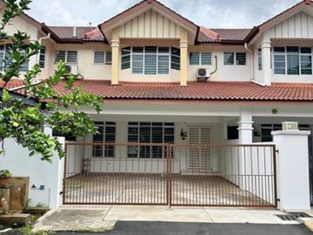 Teres 2 Tingkat Indera Mahkota 8 Hospital UIA Lotus Aircond