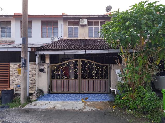 Teres 2 tingkat Leasehold Below Harga Pasaran Di Indera Mahkota 2