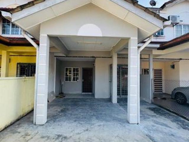 Teres 2 Tingkat Non Bumi Taman tasik Utama Ayer Keroh untuk dijual
