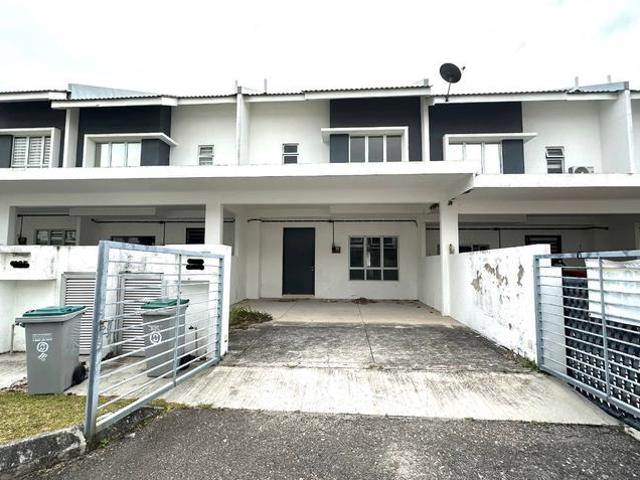 Teres 2 Tingkat Taman Iringan Bayu Pastura bandar seri sendayan