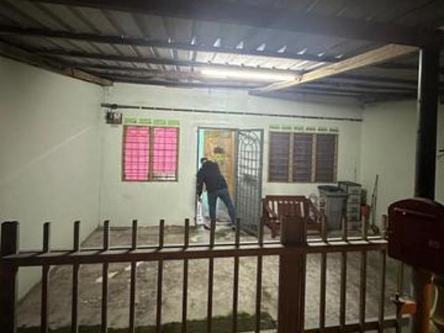 Teres Taman Merlimau Utara