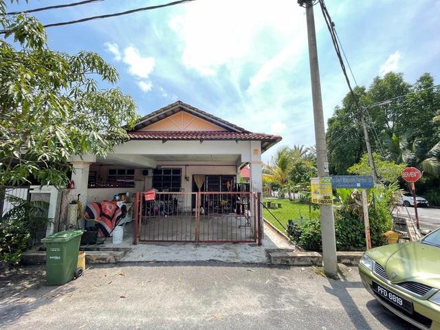 Teres Corner Lot Setingkat Seri Mahkota Permai Batu 11 Belakang TMG
