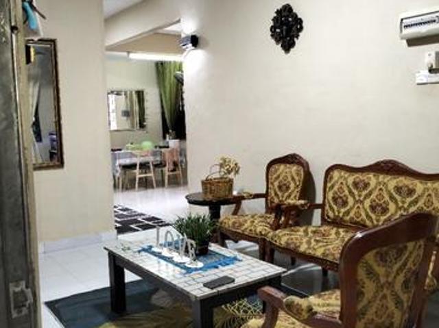 Teres Corner Lot Zon Mawar Full Renovated