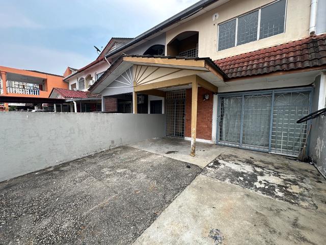 Teres Dua Tingkat Taman Tenaga Hentian Kajang