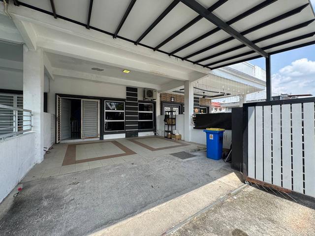 Teres Dua Tingkat untuk Dijual Freehold Renovated Full Loan