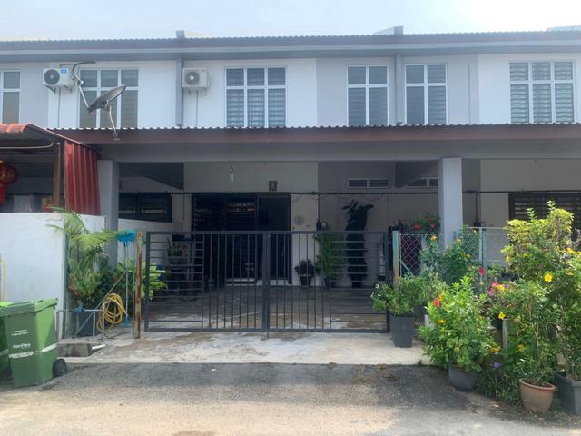 Teres Dua tingkat Indera mahkota 3 freehold open title