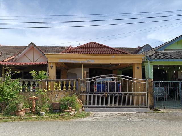 Teres Ghulam di Gong Pauh 5 Bilik 3 Bilik Air Dalam Bandar