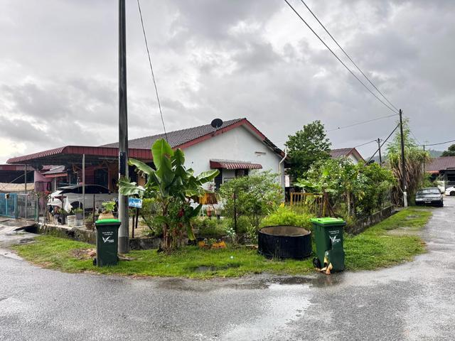 Teres Setingkat Corner lot Taman Seri Semeling Bedong