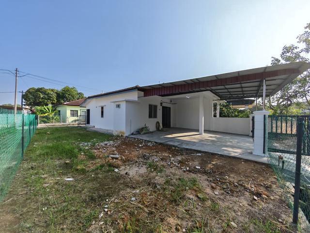Teres Setingkat Corner Lot Tanah luas Taman Merdeka Jaya