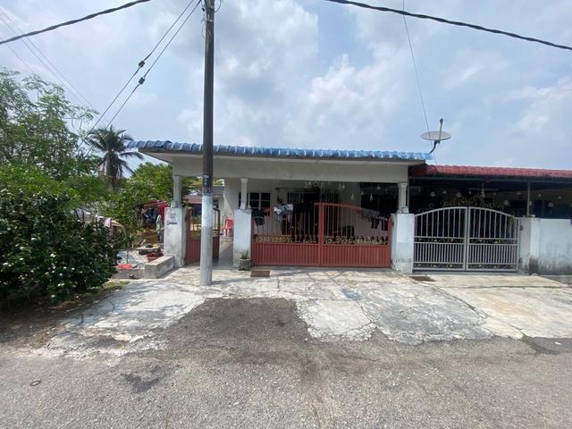 Teres Setingkat Corner Lot Untuk Dijual Di Air Tawar Manjung