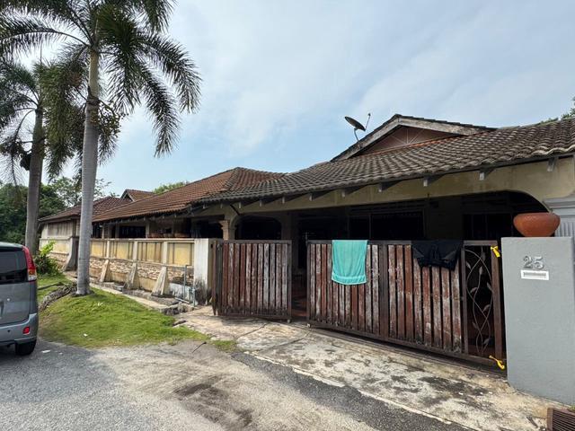 Teres Setingkat Cornerlot di Indera Mahkota 2