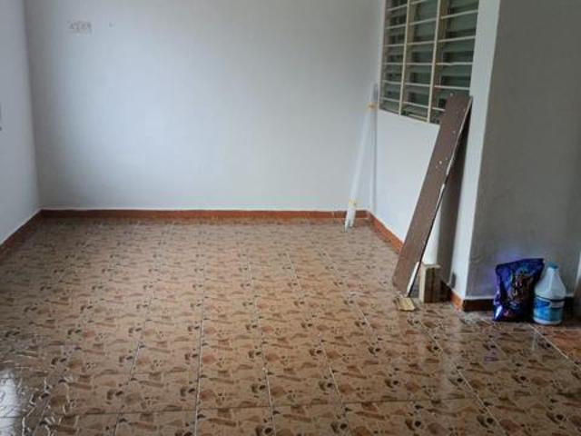 Teres Setingkat Bukit Tembakau Umbai