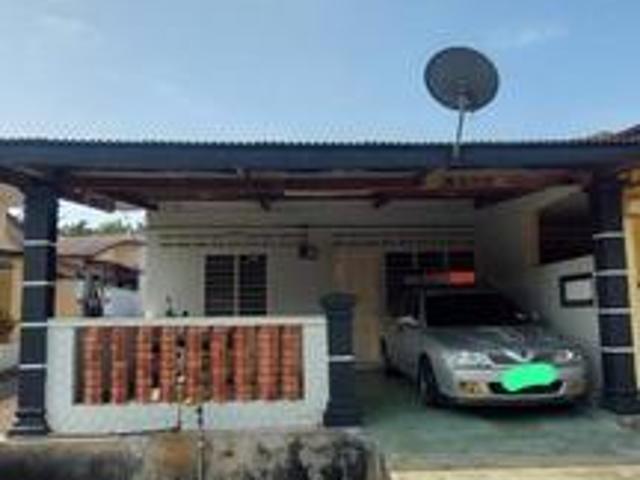 Teres setingkat End Lot Taman Kebaya Alor Gajah