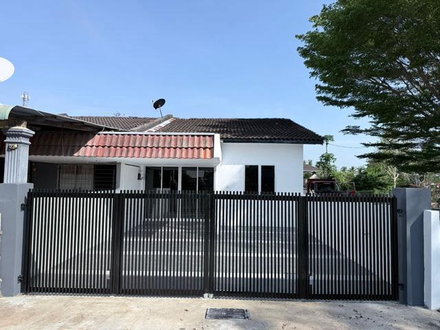 Teres Setingkat End Lot Fully Renovated di Taman Saujana Kuala Nerang