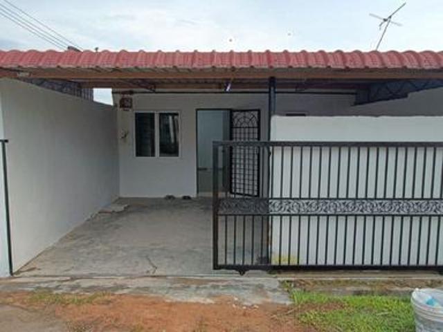 Teres Setingkat End Lot Renovated Taman Merlimau Utara Merlimau