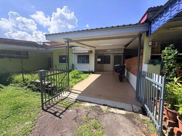 TERES SETINGKAT FULLY EXTEND FREEHOLD TAMAN SERI AMAN Alor Gajah