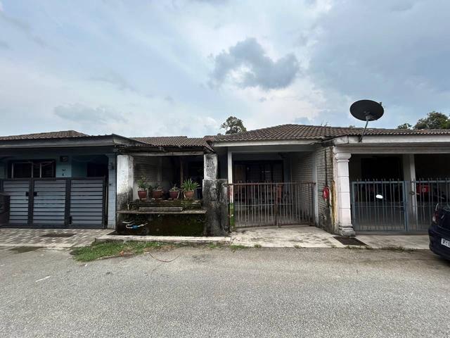 Teres setingkat kg padang