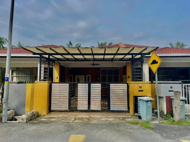 Teres Setingkat Setengah Taman Seri Changgang Klia