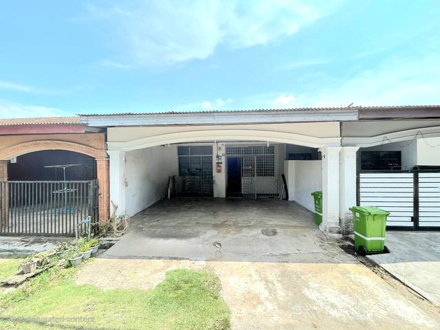 Teres Setingkat PPRM Kampung Hijrah near to Pantai Sepat