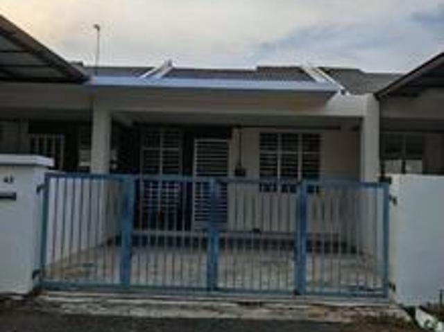 Teres Setingkat Taman Kerian Putra Parit Buntar 3 Bilik