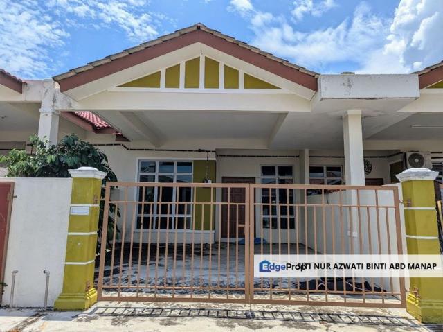 Teres setingkat Taman Hajah Yon Chenderah Jasin
