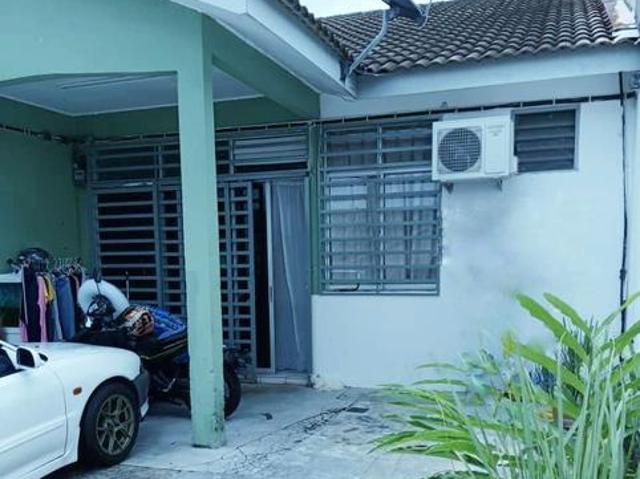 Teres setingkat Taman Intan Perdana Port Dickson