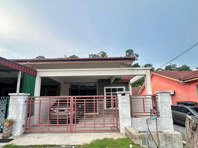 Teres Setingkat Taman Indah Sungai Udang