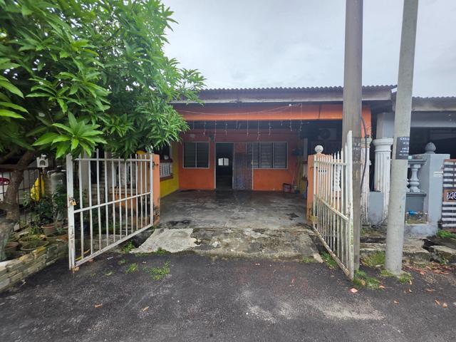 Teres setingkat taman seri mahkota aman batu 11 belakang caltex