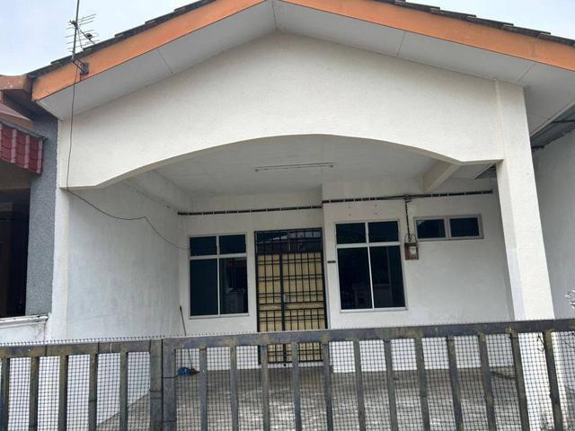 Teres Setingkat Taman Seri Pertam Sebatu Merlimau Melaka