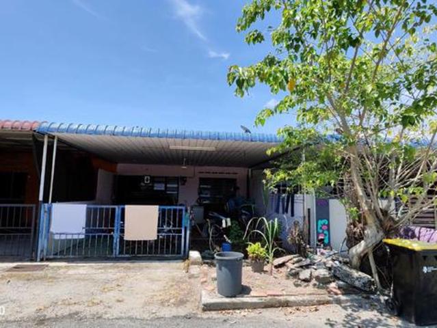 Teres Setingkat Taman Pekan Baru Parit Buntar