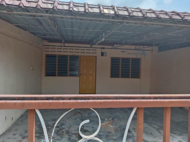 Teres Setingkat Taman Rebana Jernih Kuala Sungai Baru Melaka
