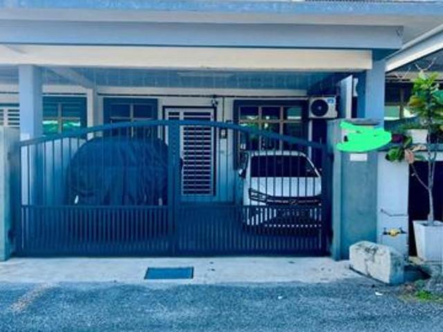 Teres setingkat Taman Tanjung Minyak Perdana