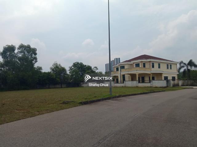 Teres Setingkat Type B Binaan 1270 sqft Tanah 22X70 4 Beds, 2 Baths Area Telaga Udara Harga RM353,430+. Teres Dua Tingkat Binaan 1840 sqft Tanah 20X65 4 Beds 4 Baths Harga RM432,810